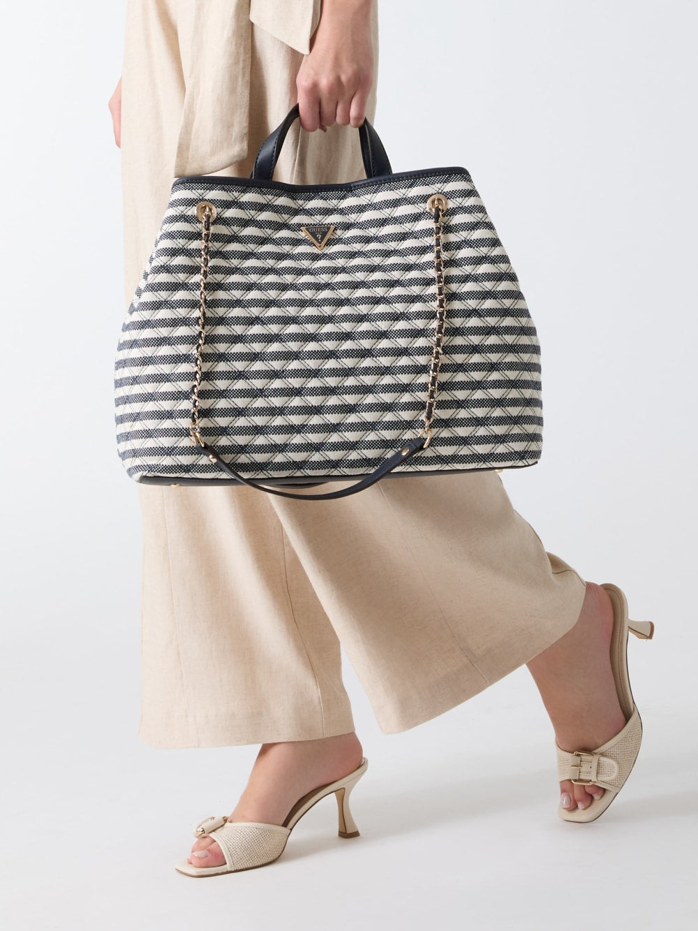 Giully Shopper - Guess