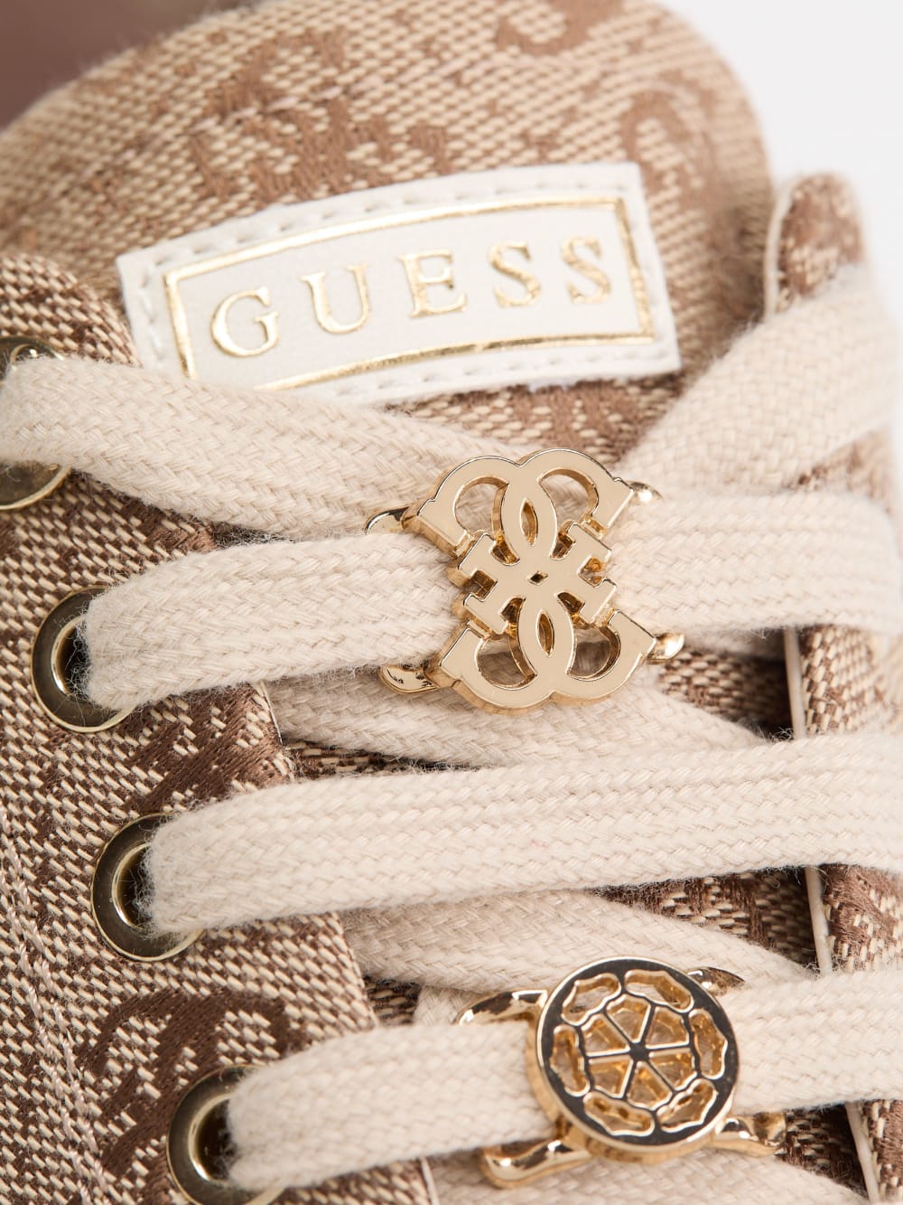 Stasey Quattro G Low-Top Sneakers - Guess