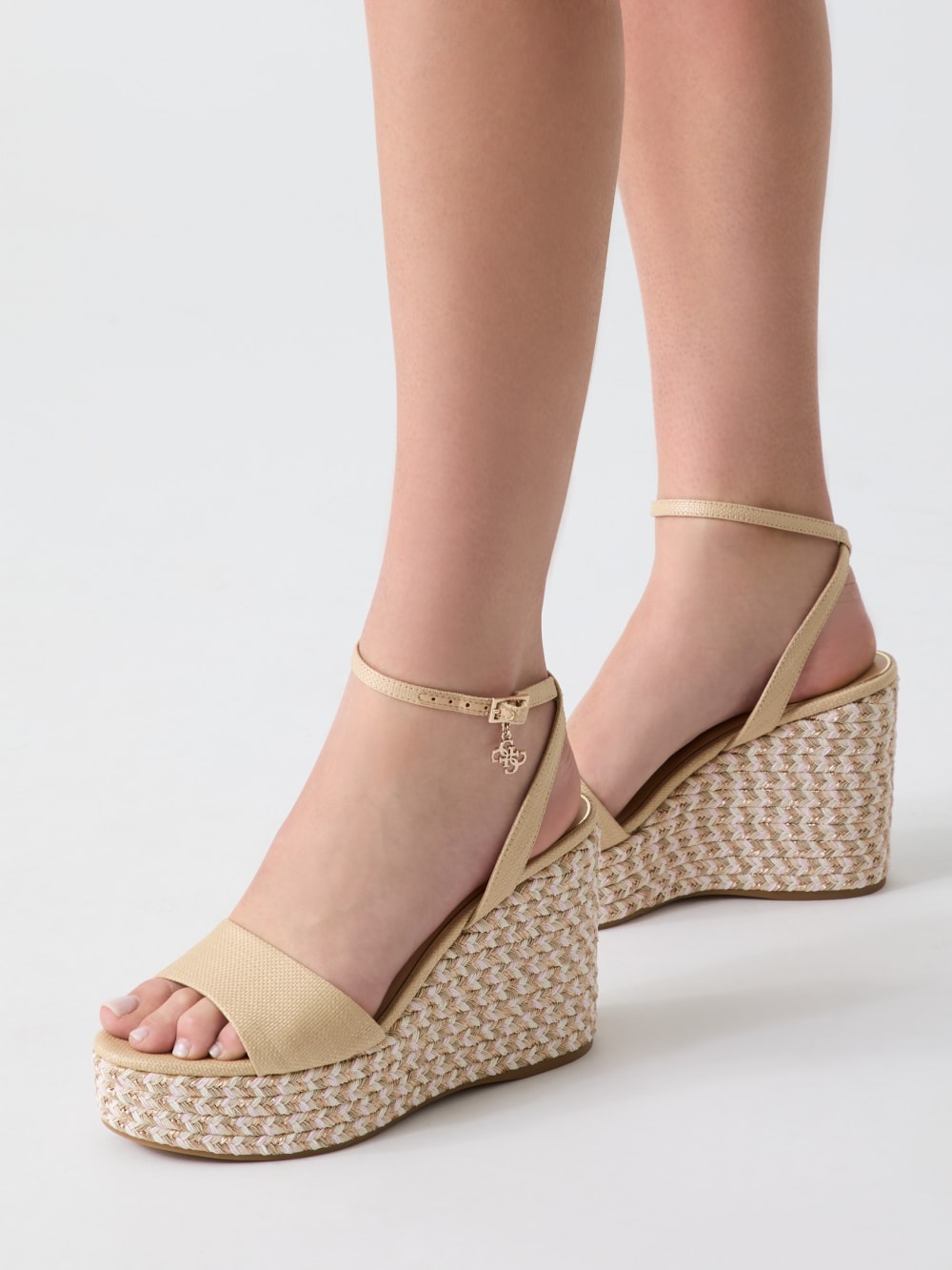 Everly Charm Wedge - Guess