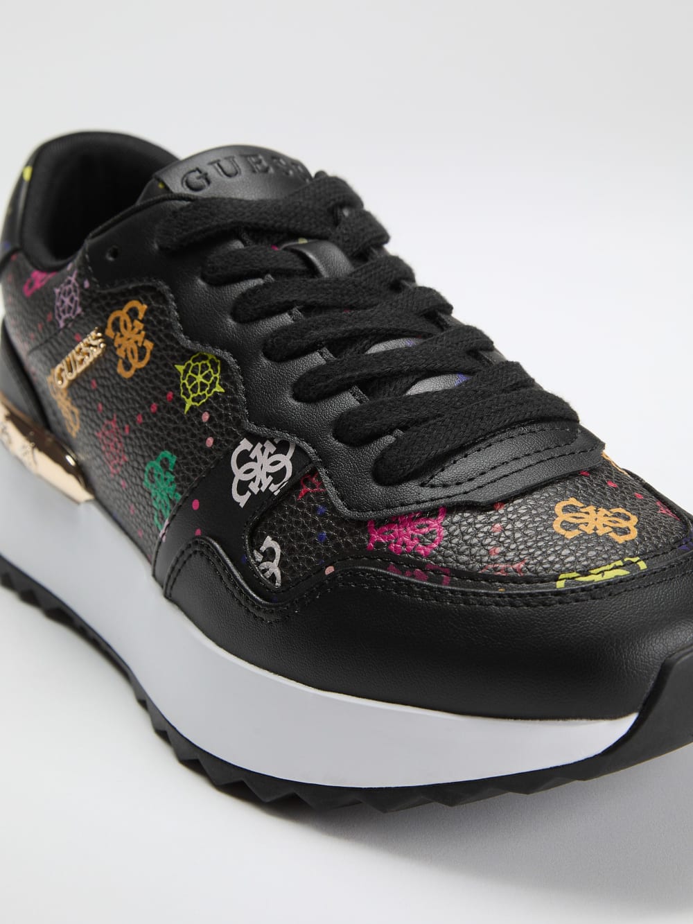 Vinsa Logo Running Shoes - Guess