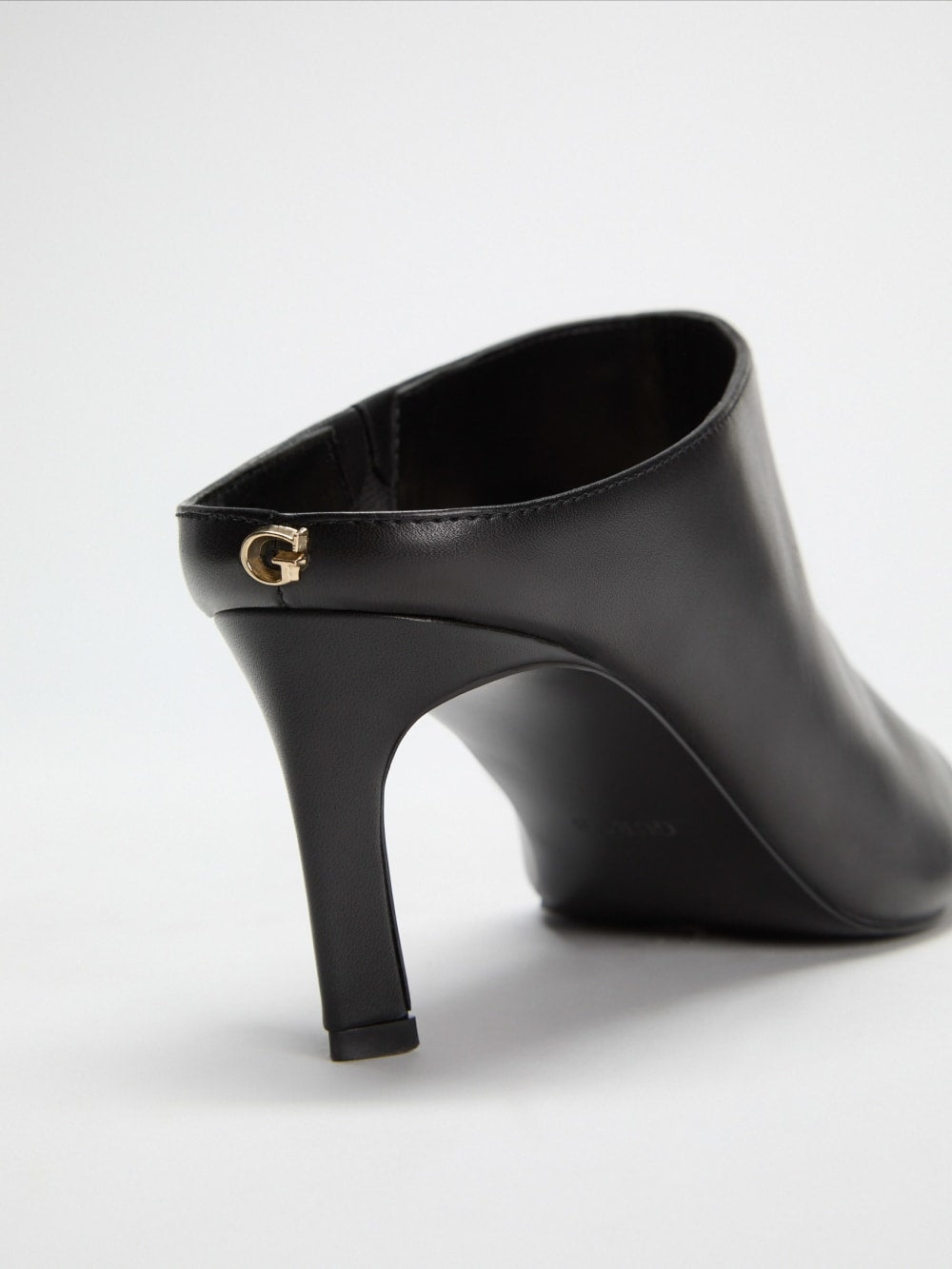 Pacon Stiletto Mules - Guess