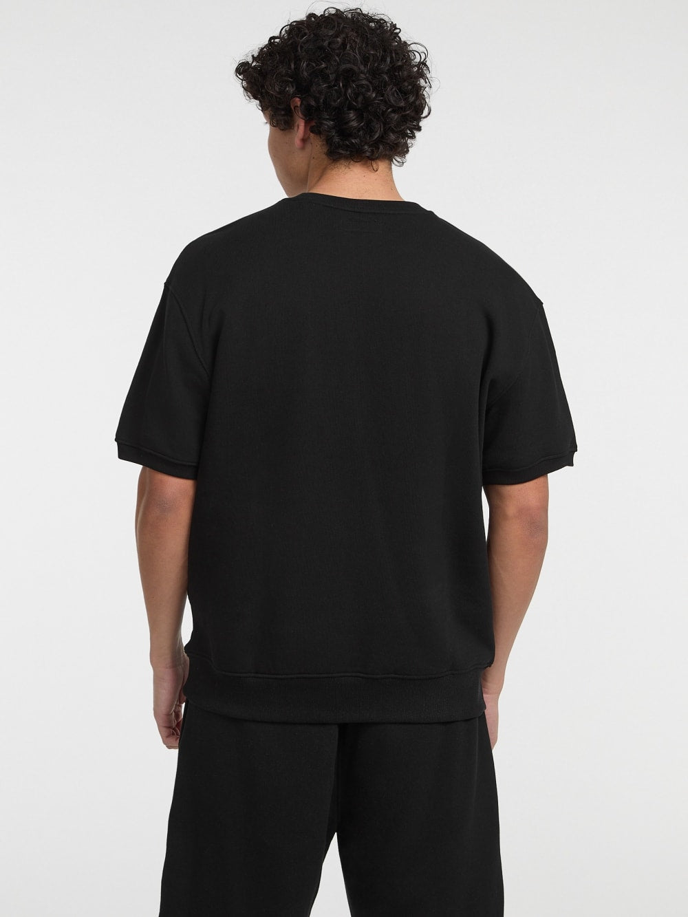 Crewneck Logo Sweater Tee - Guess
