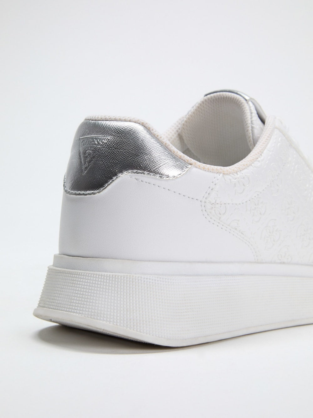 Wulfred Embossed Low-Top Sneakers - Guess