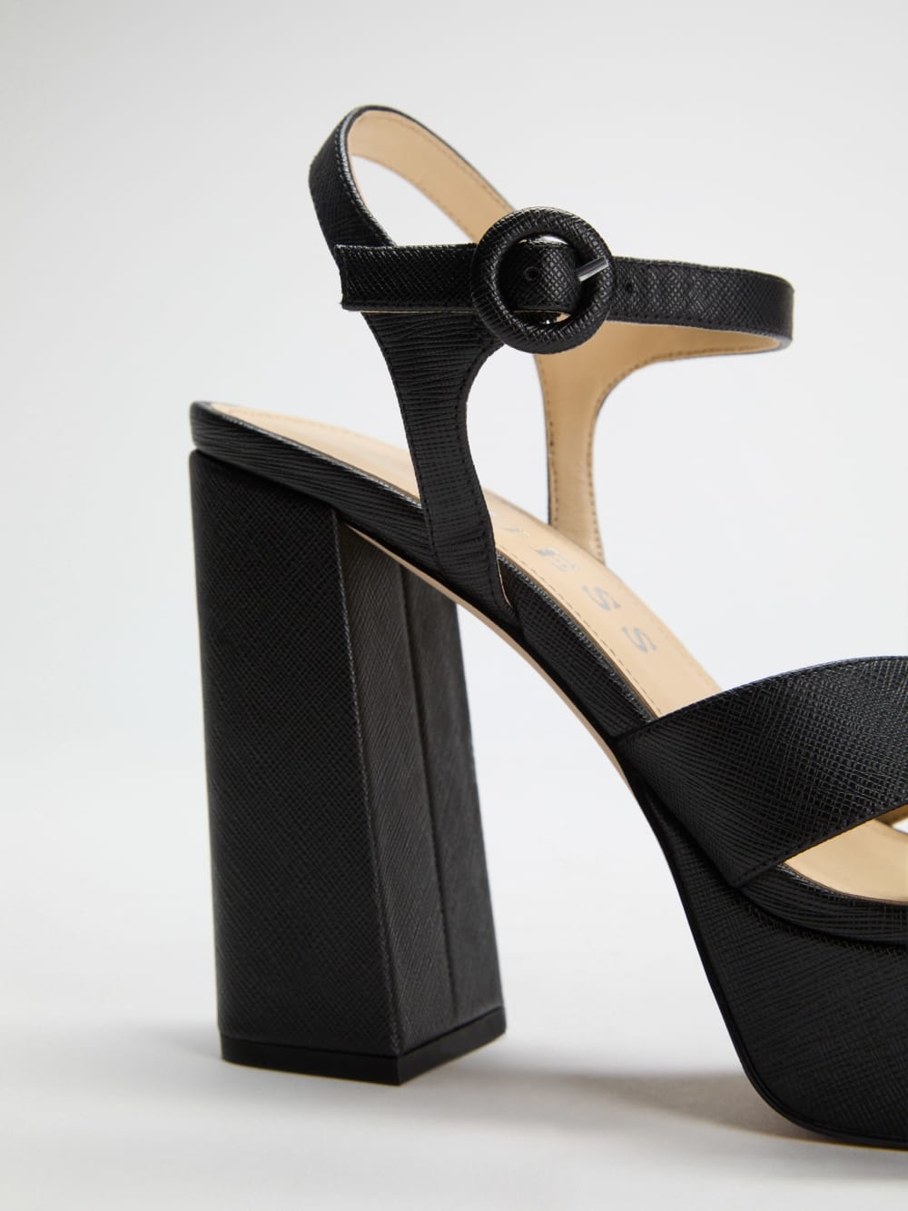 Vallenn Platform Block Heels - Guess