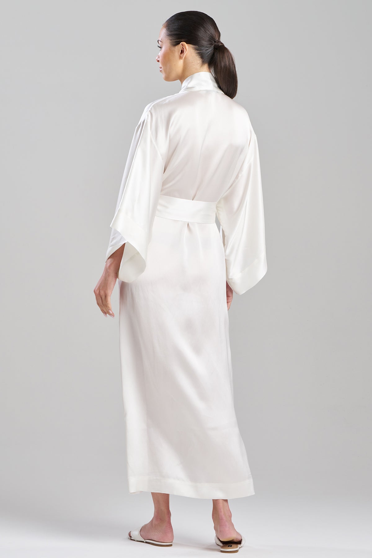 NATORI Key Essentials Silk Robe