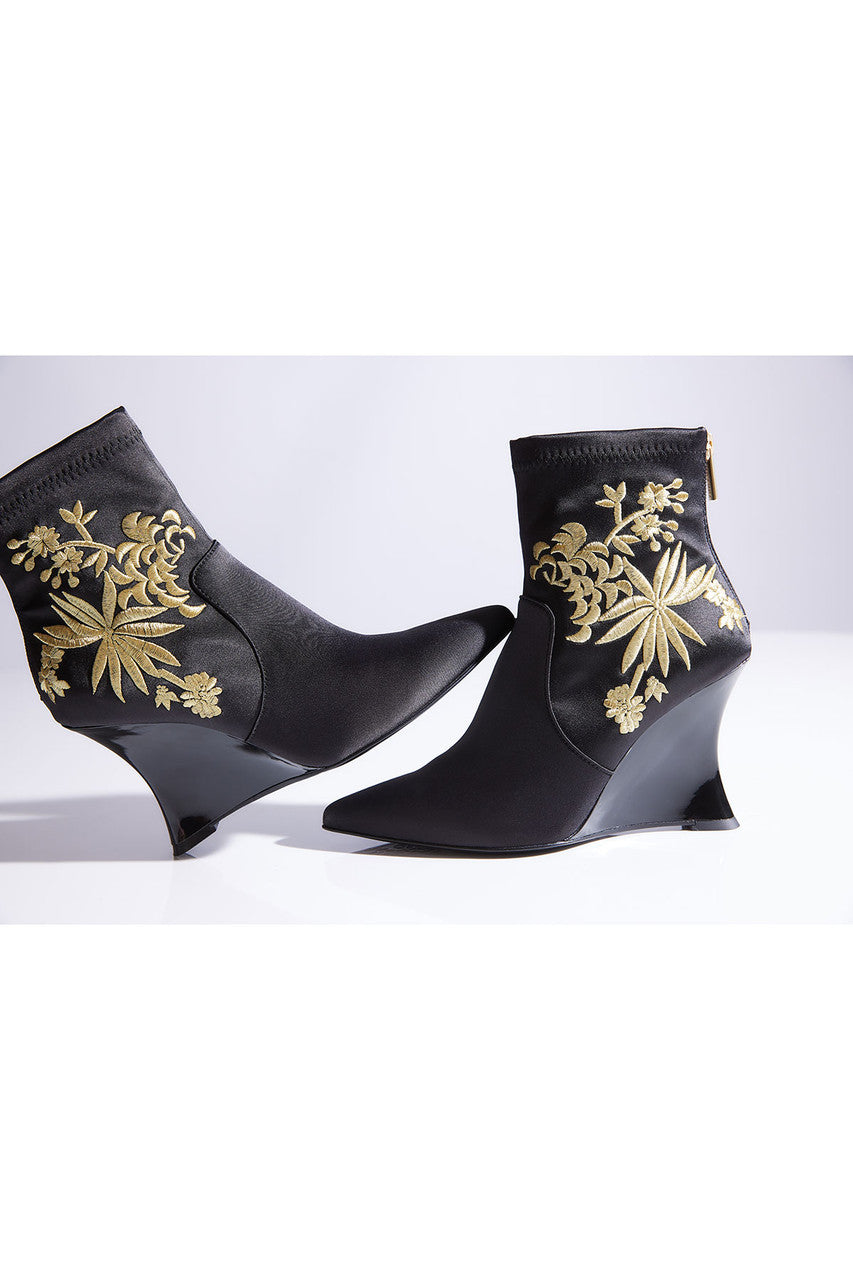 NATORI Buy Neko Satin Embroidery Wedge Ankle Boot in Black/Gold Online