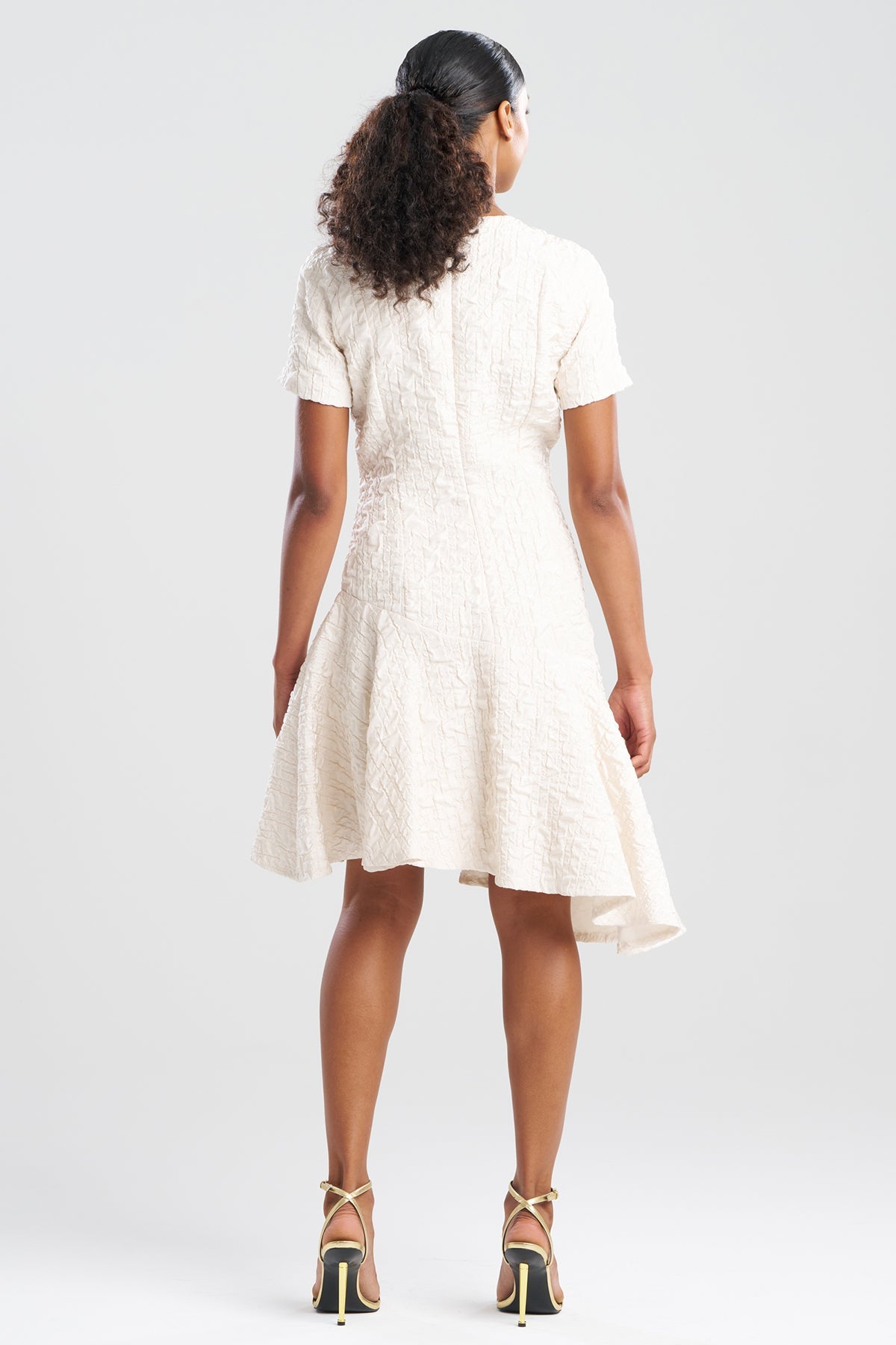 NATORI Pebbled Jacquard Short Sleeve Flounce Dress