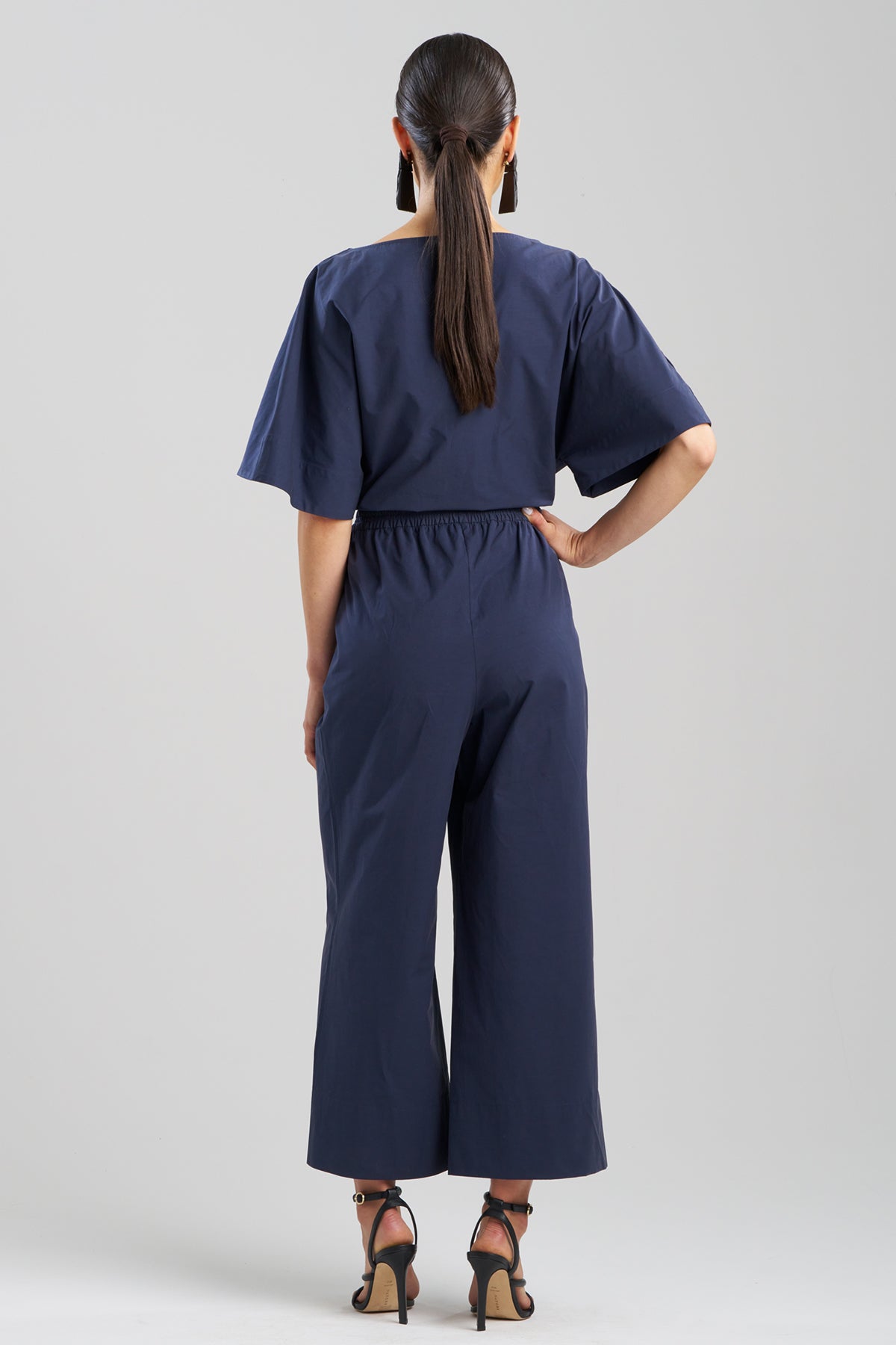 NATORI Tech Cotton Taffeta Pull Over Cropped Pants in Navy Blue