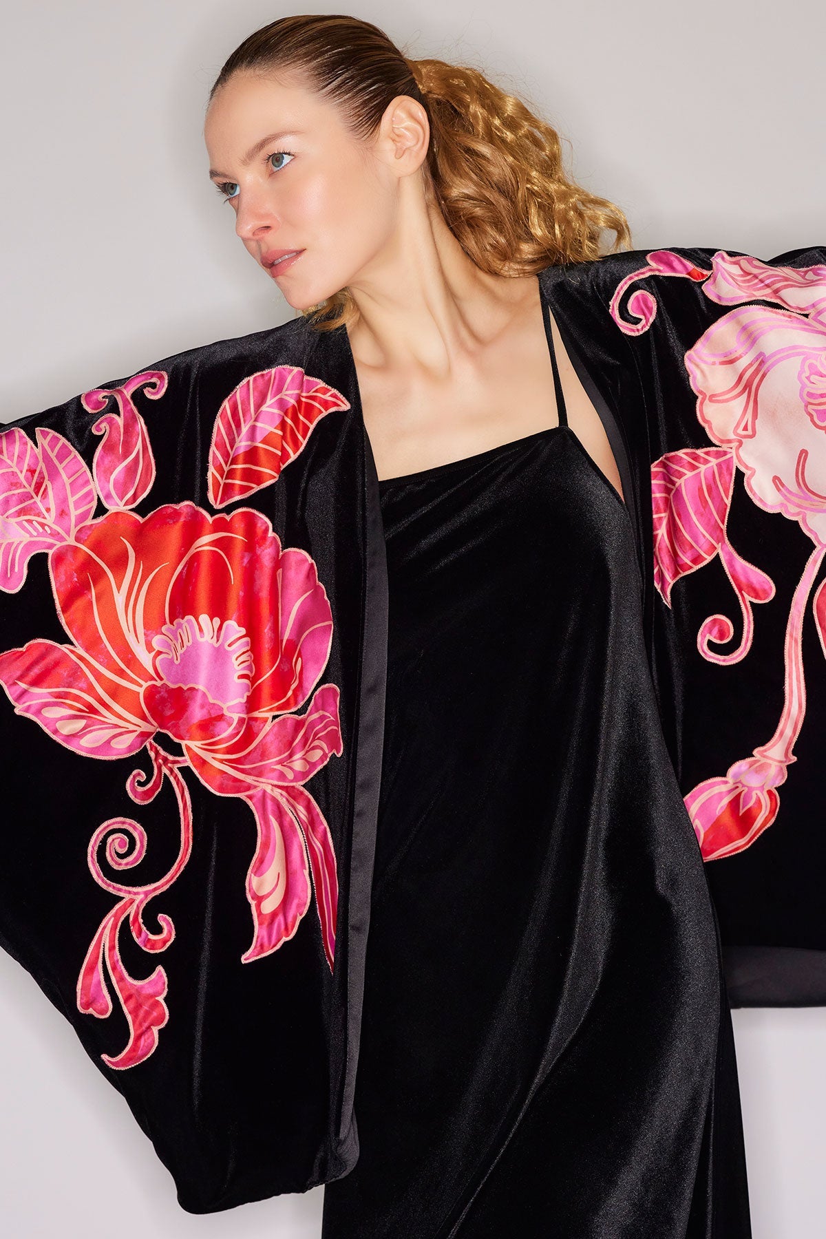 NATORI Natalie Velvet Appliqued Cocoon Cardigan