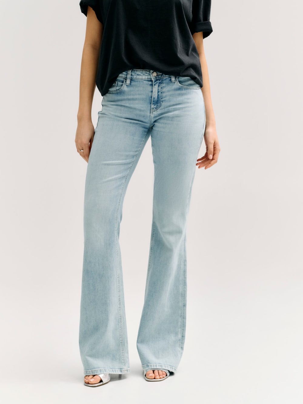 Low-Rise Bootcut Jeans - Guess