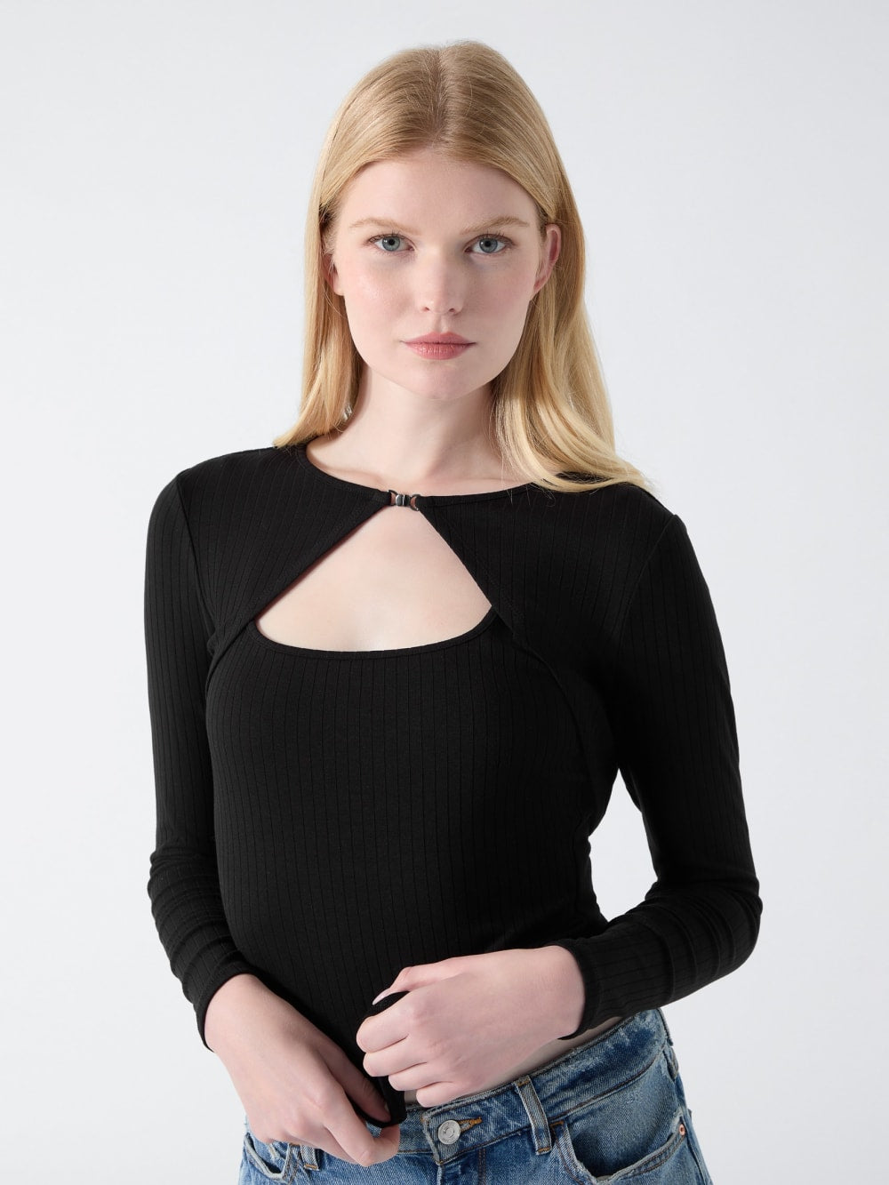 Cutout Top - Guess