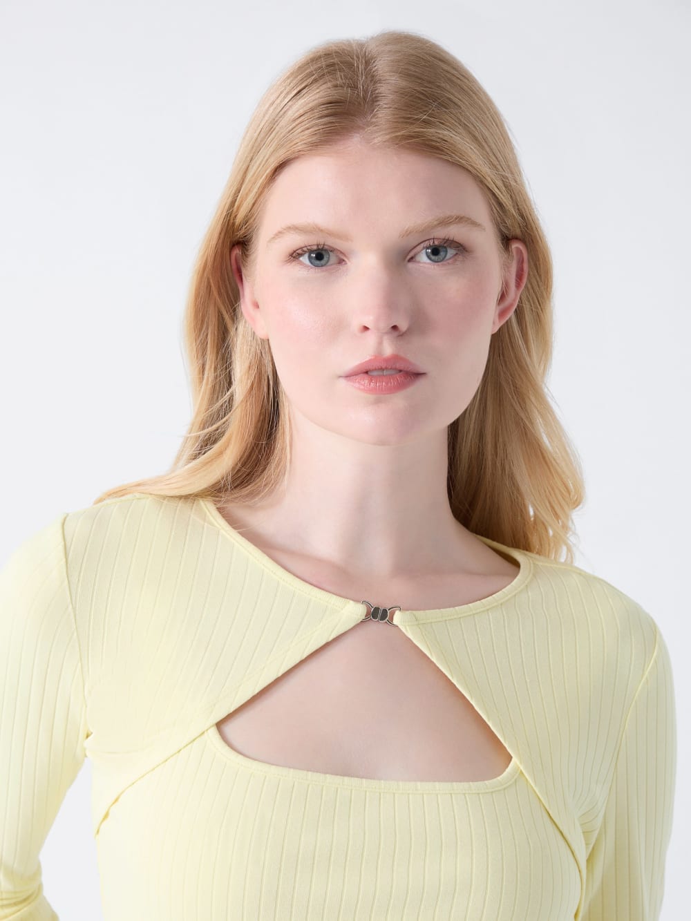 Cutout Top - Guess