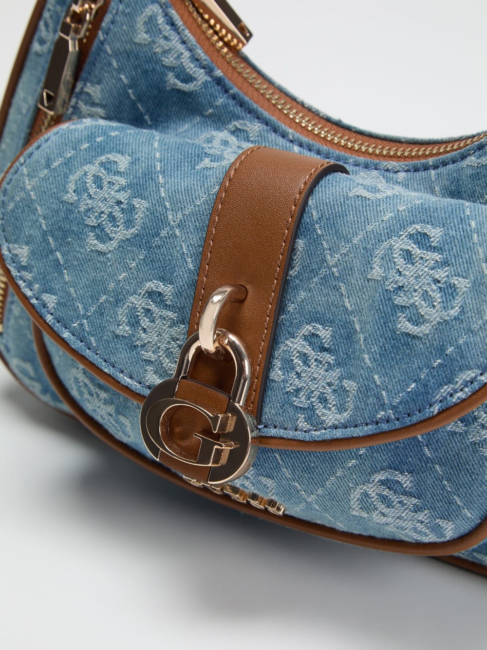 Jessa Shoulder Bag - Guess