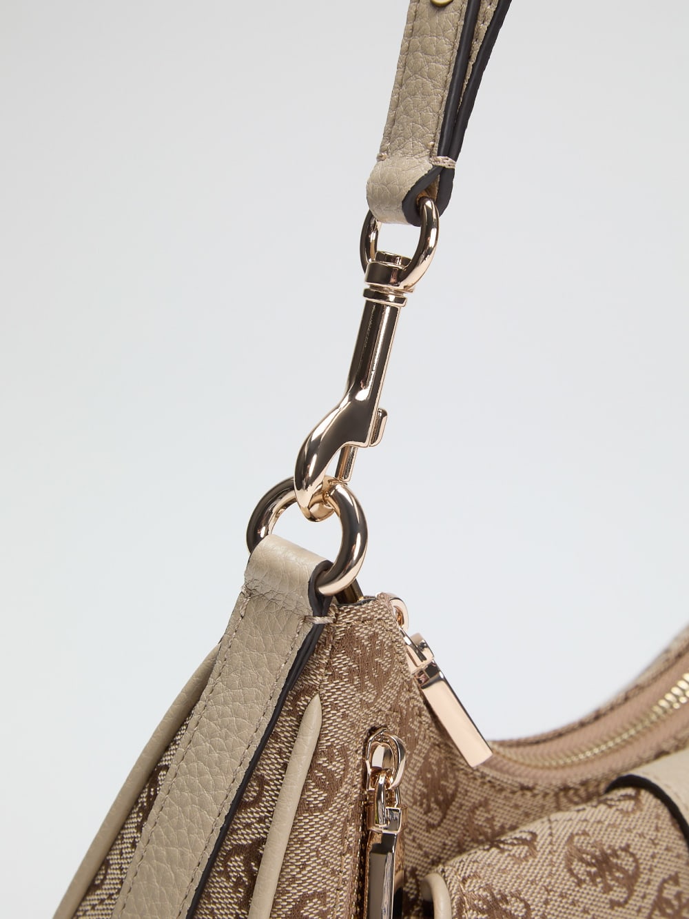 Jessa Shoulder Bag - Guess