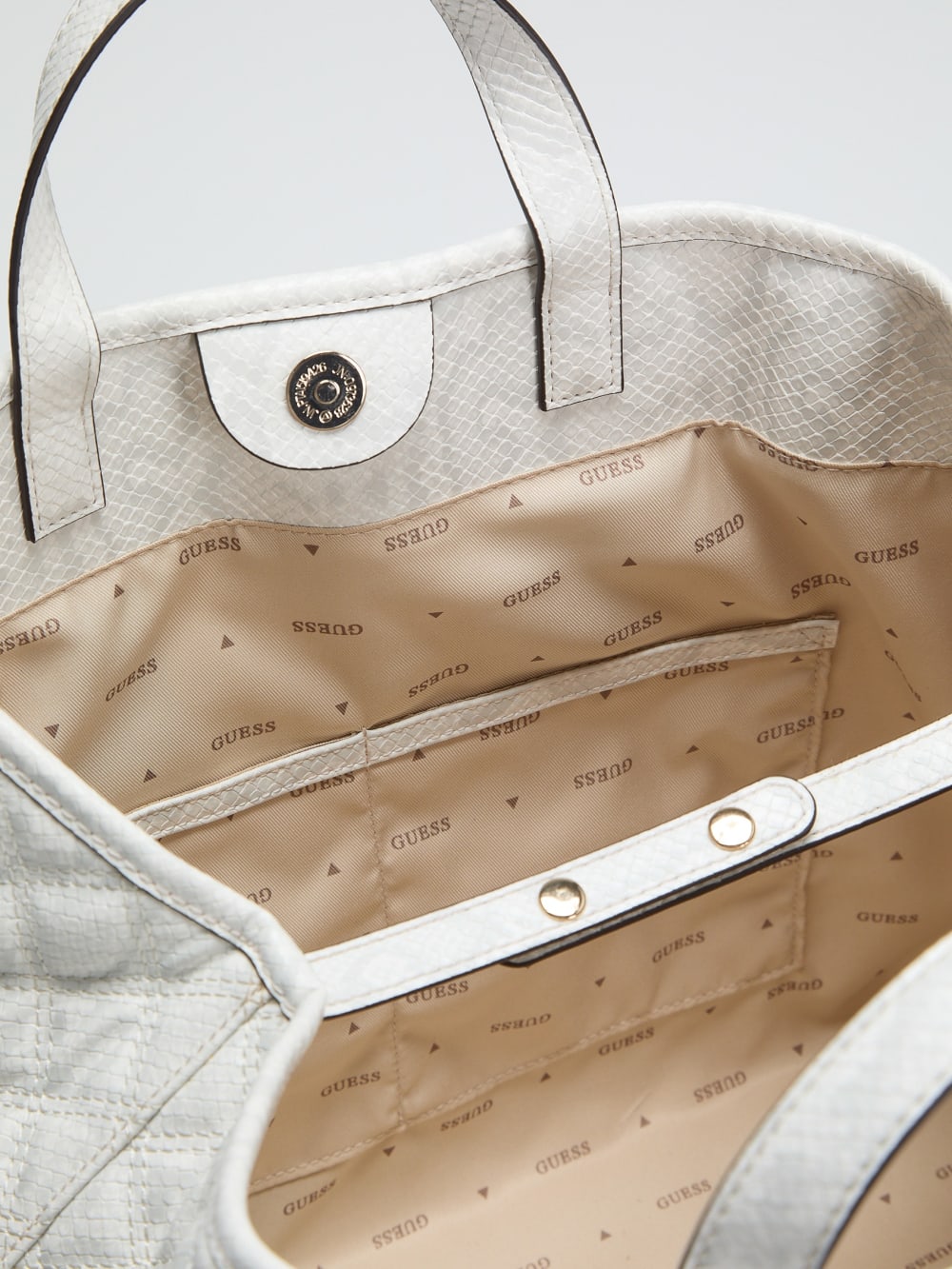 Giully Shopper - Guess