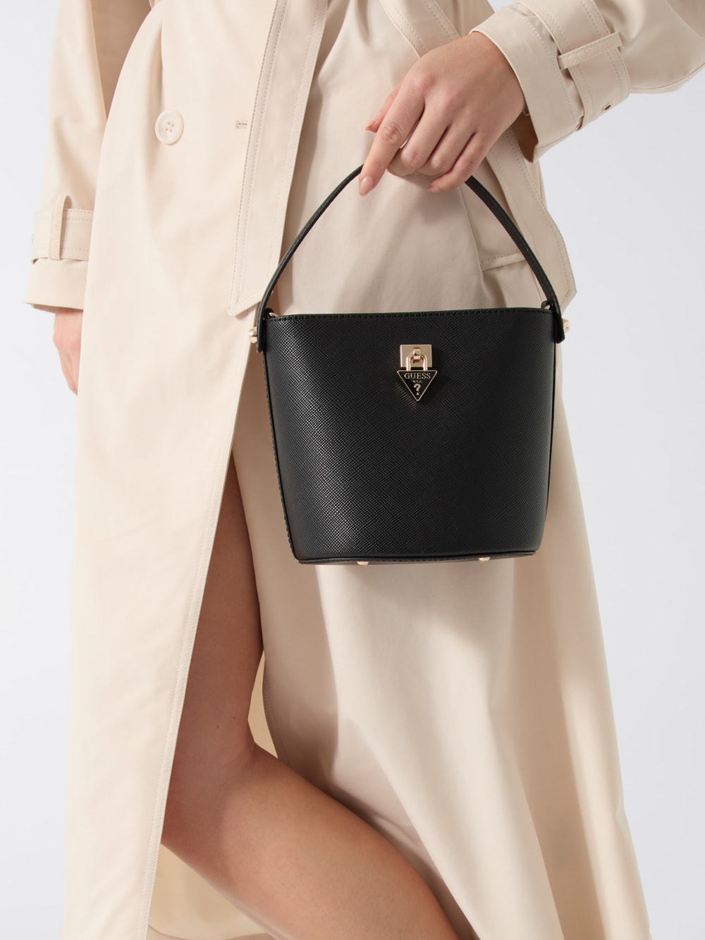 Patsie bucket bag - Guess