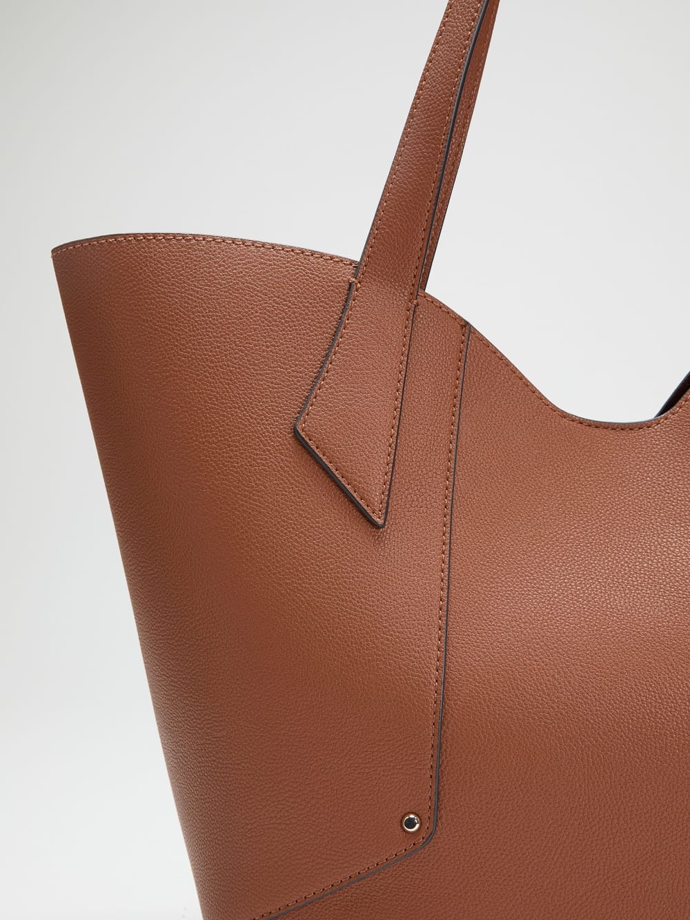 Darcy Logo Shopper - Guess