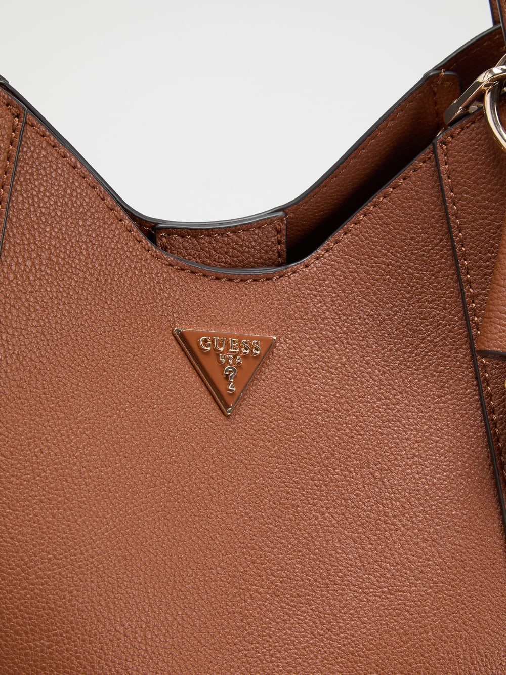 Darcy Logo Shopper - Guess