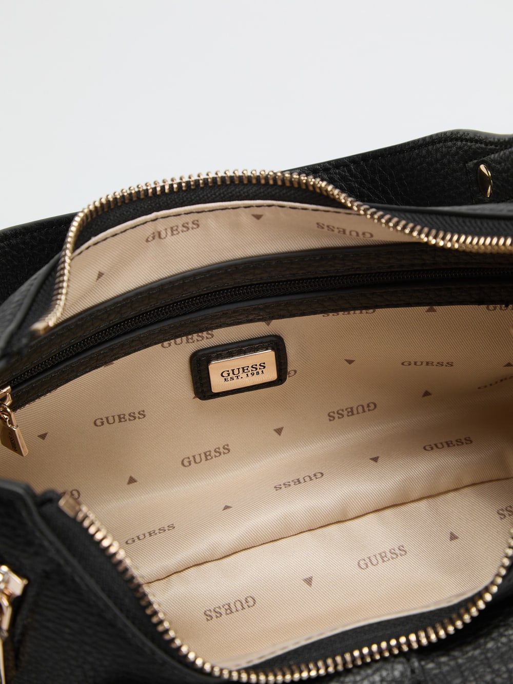 Jessa Logo Shoulder Bag - Guess