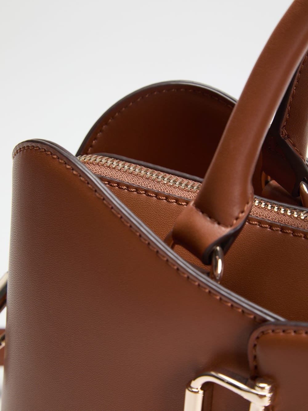 Janie Logo Handbag - Guess