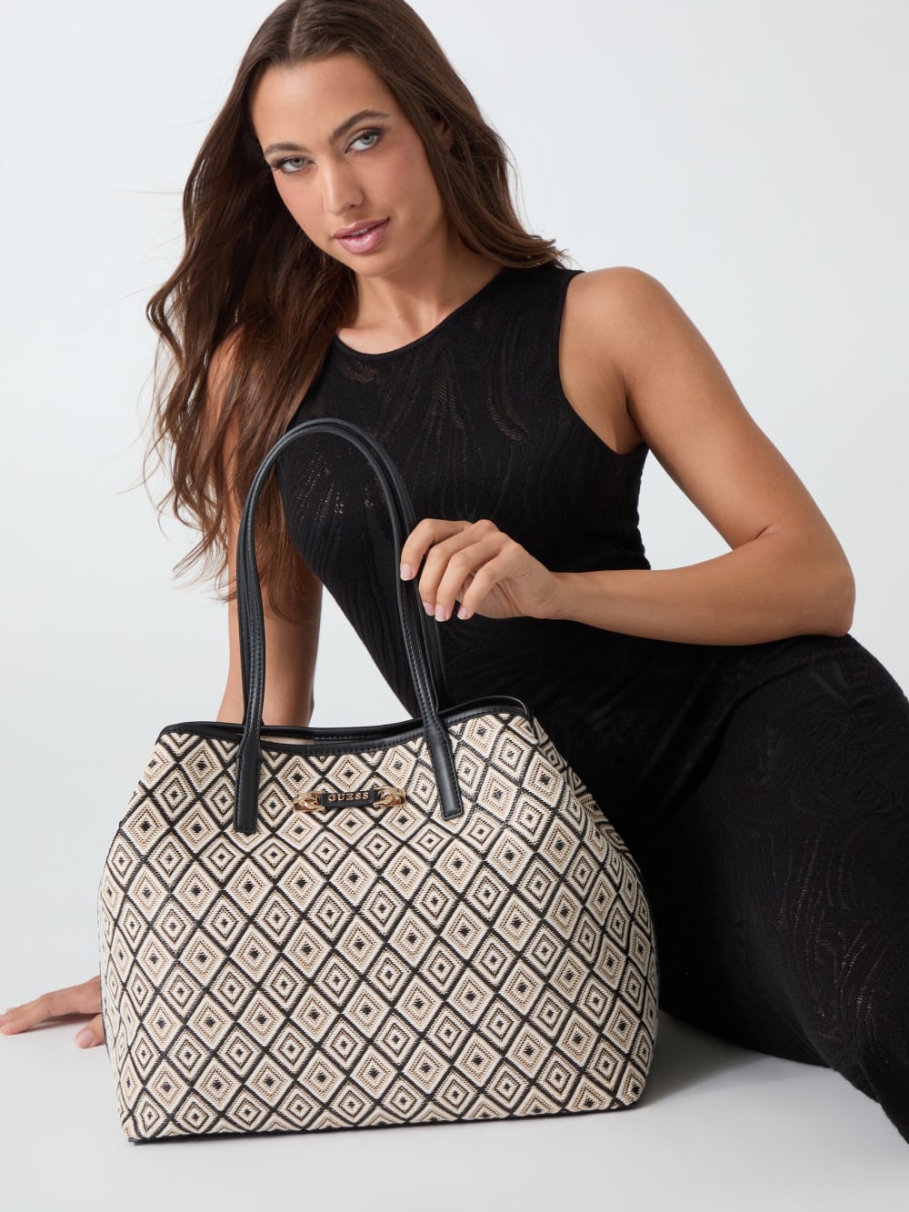 Sophia Shopper - Guess