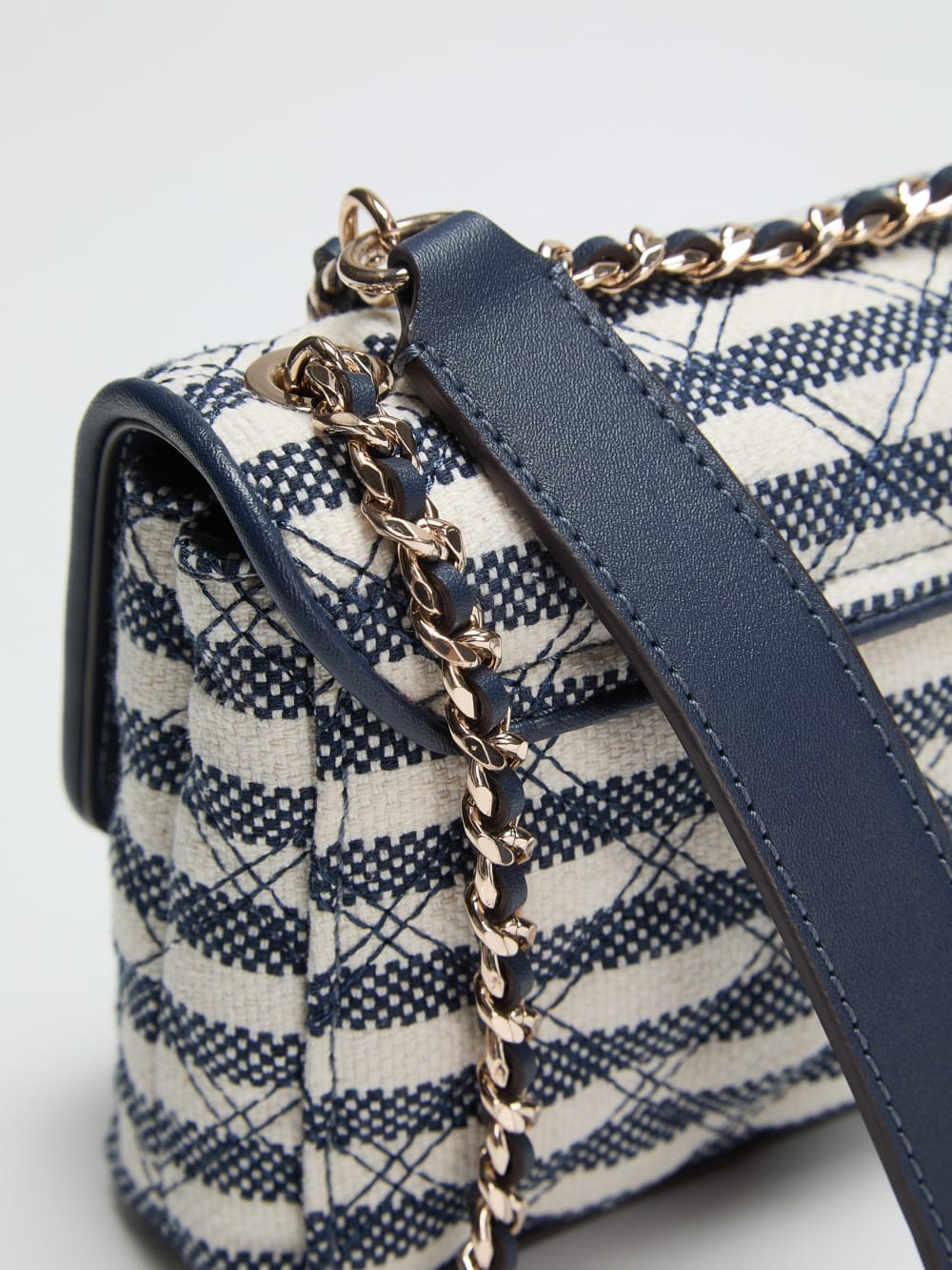 Giully CrossBody Bag - Guess