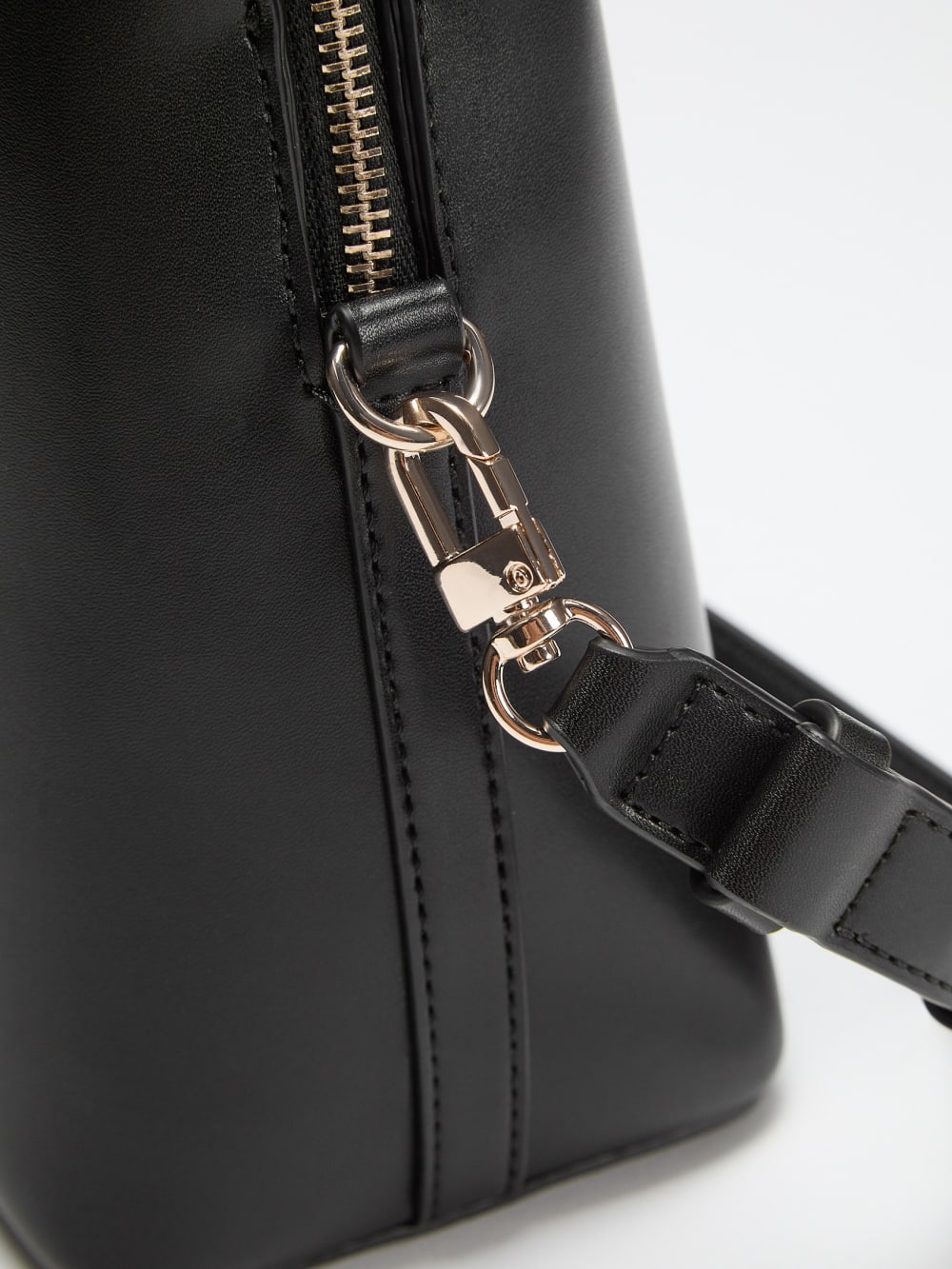 Janie Logo Handbag - Guess
