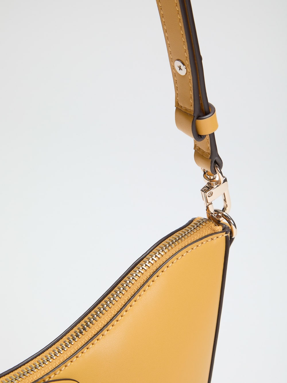 Janie Logo Shoulder Bag - Guess