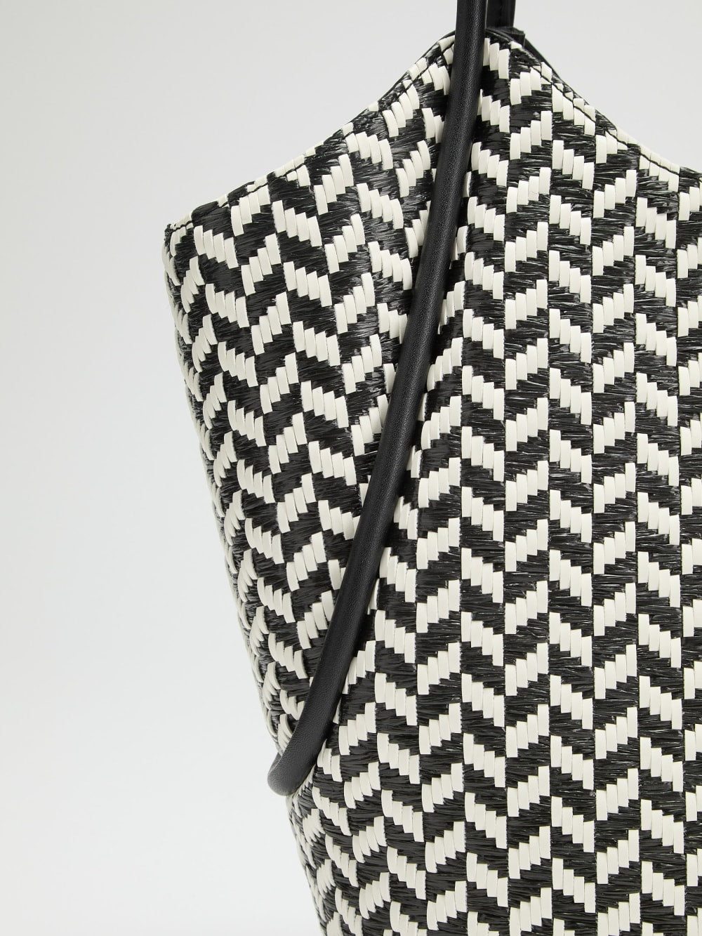 Tessi Shopper - Guess
