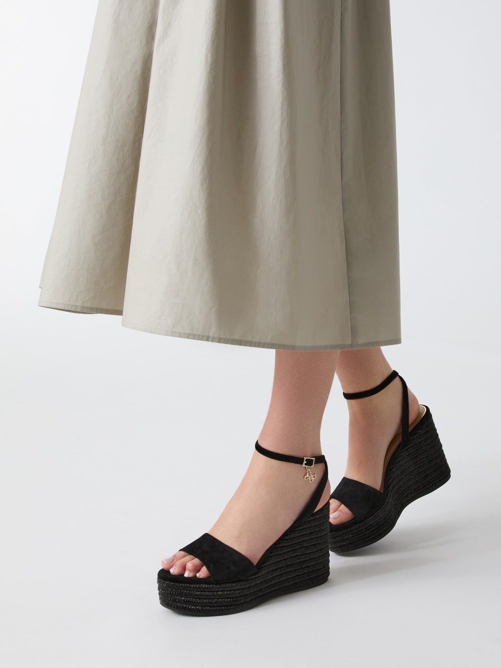 Everly Charm Wedge - Guess