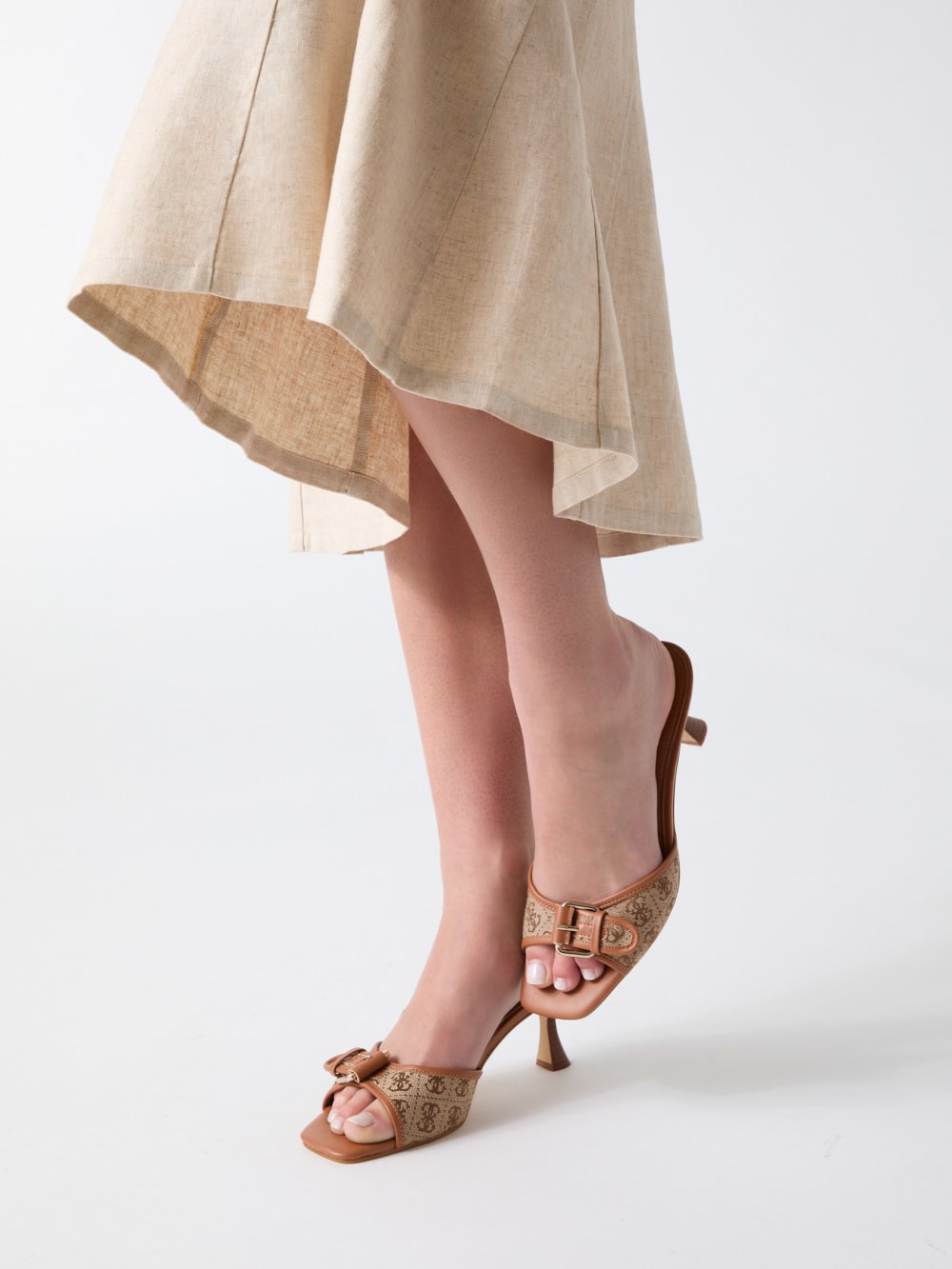 Dista Buckle Mules - Guess