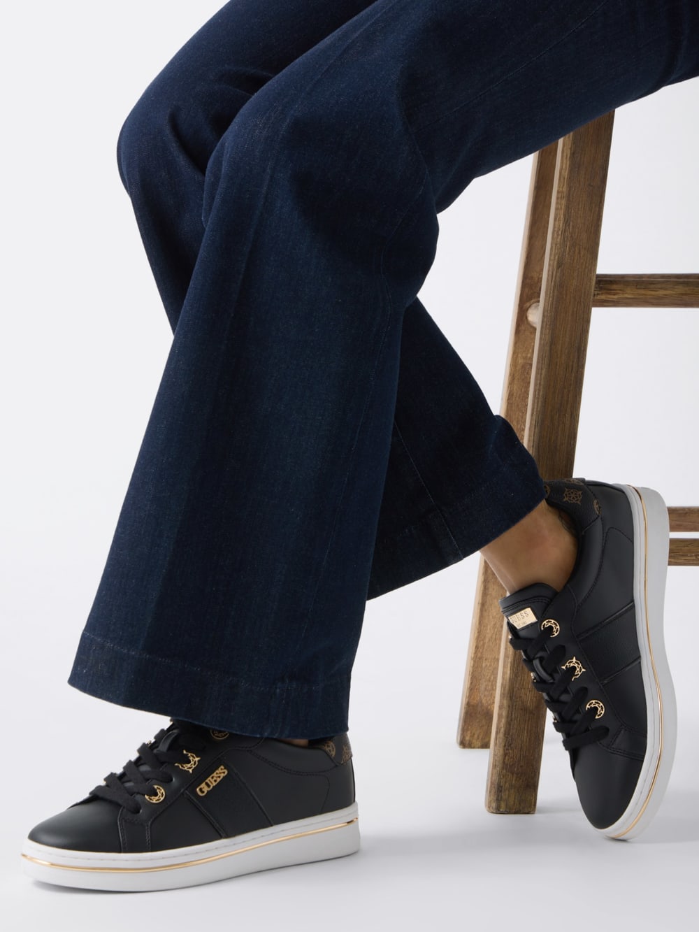 Stew 4G logo sneaker - Guess