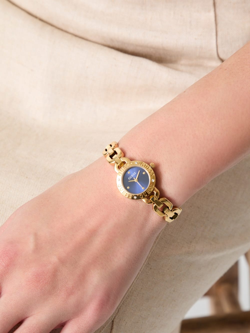 Crystal Recycled Steel analogue watch - Guess