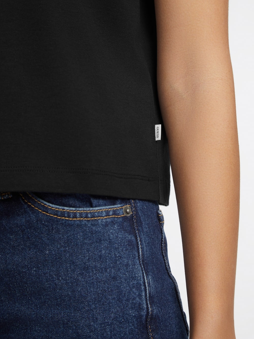 Boxy Mini Triangle Tee - Guess