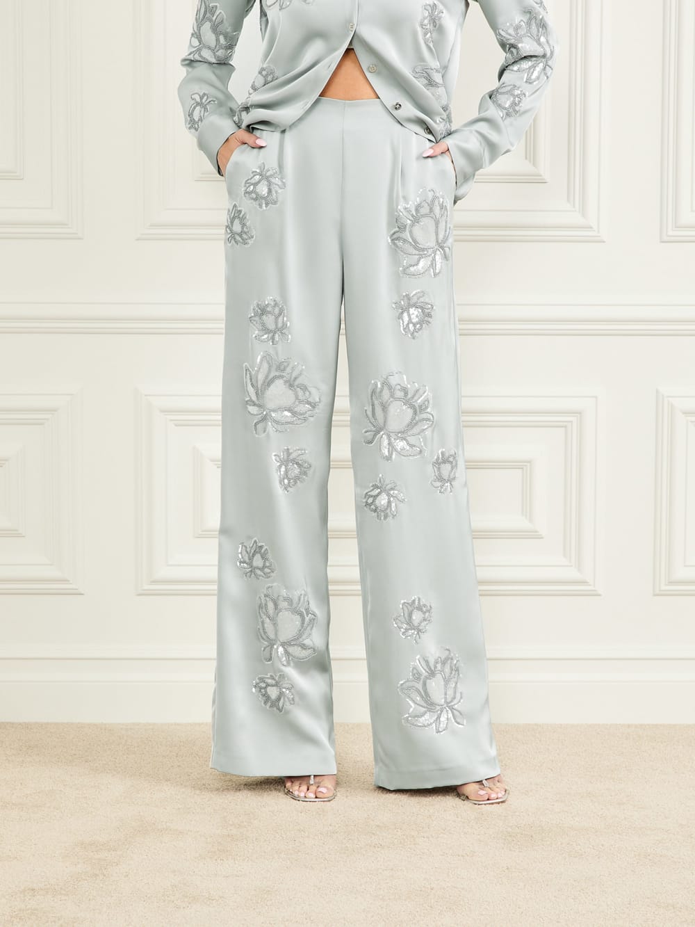 Gwen Embroidered Flower Pant - Guess
