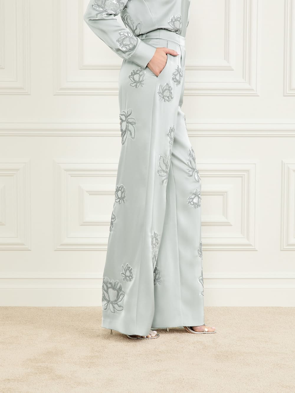Gwen Embroidered Flower Pant - Guess