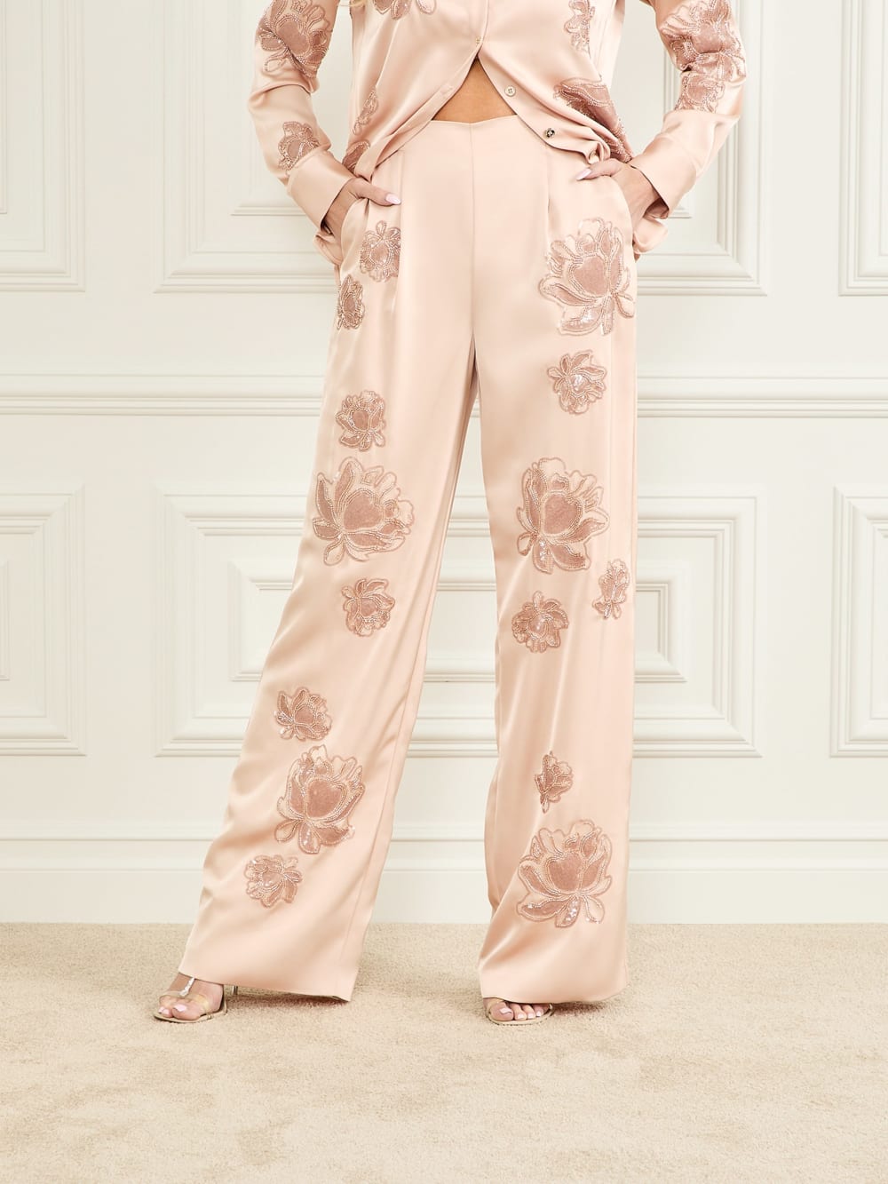 Gwen Embroidered Flower Pant - Guess