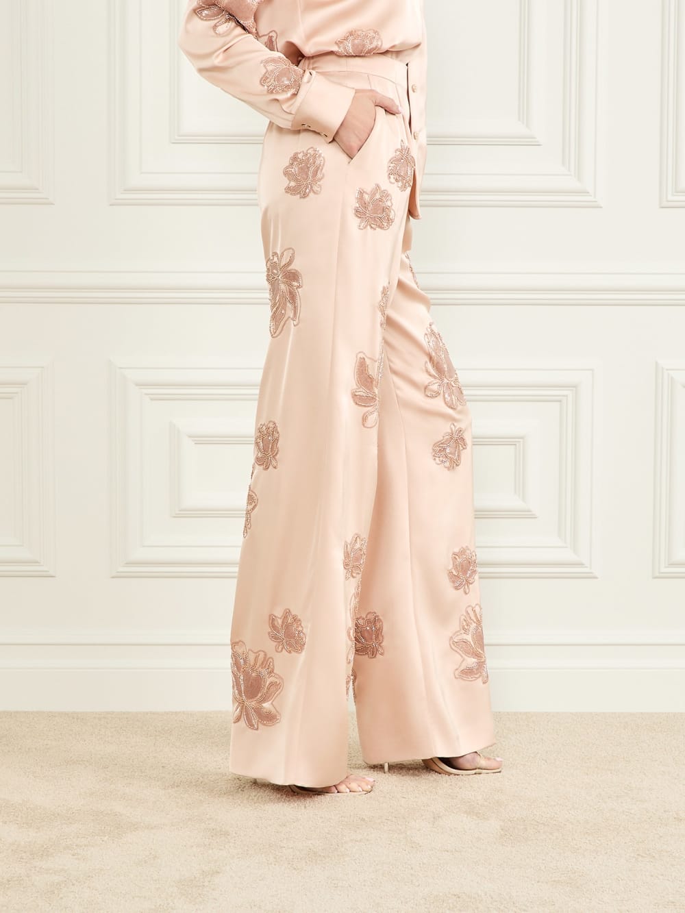 Gwen Embroidered Flower Pant - Guess