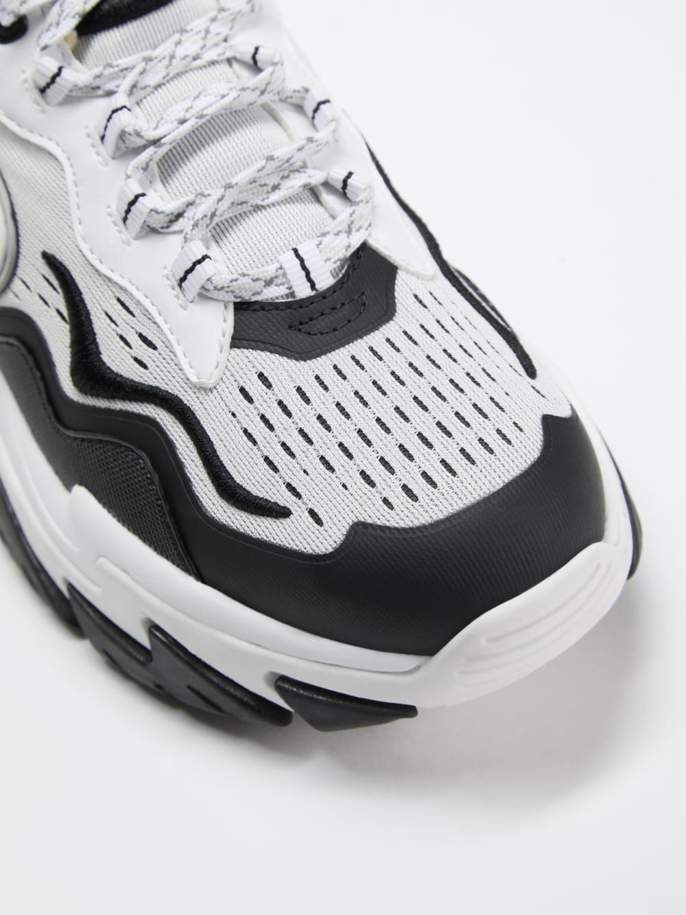 Nennzo Lace-Up Chunky Sneakers - Guess