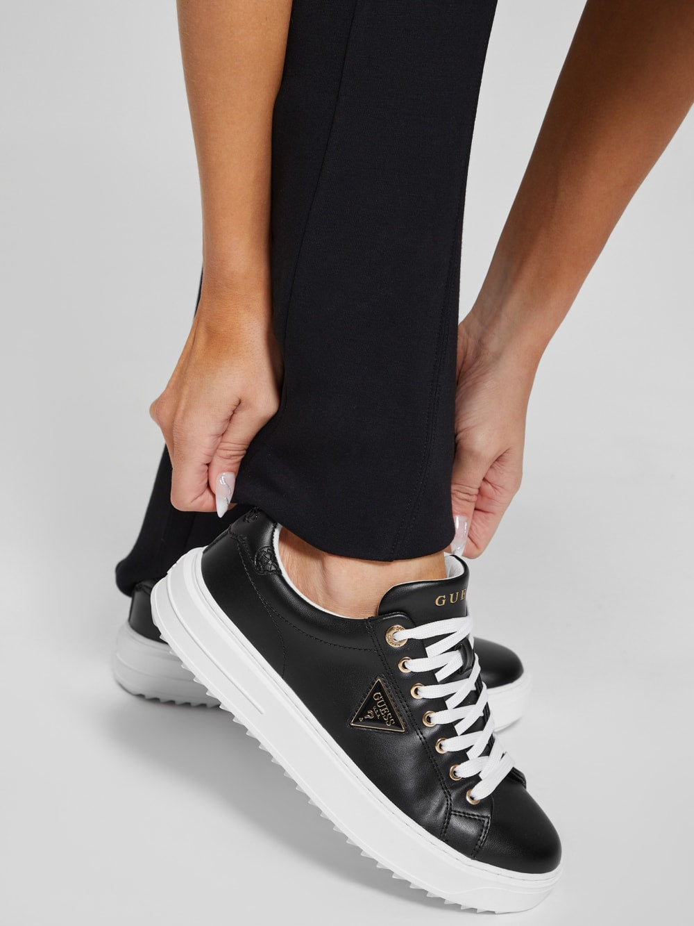 Denesa Low-Top Sneakers - Guess