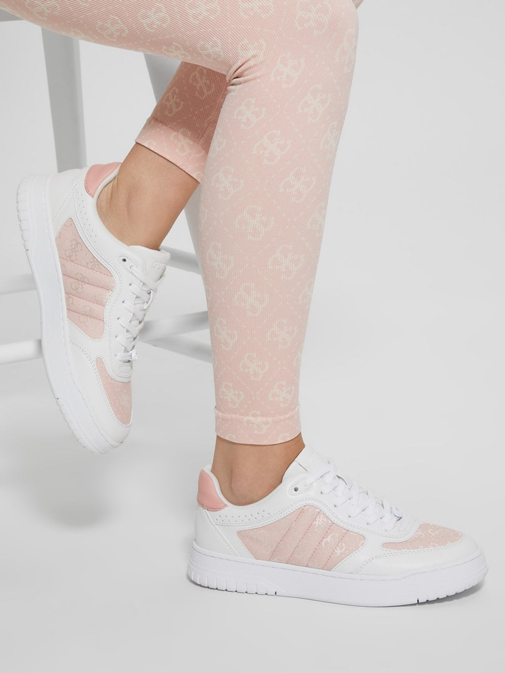Rola Jacquard Low-Top Sneakers - Guess