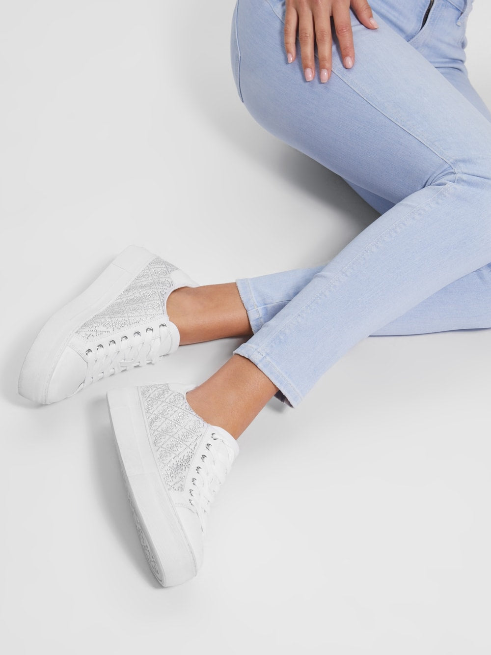 Gelsen Rhinestone Logo Low-Top Sneakers - Guess