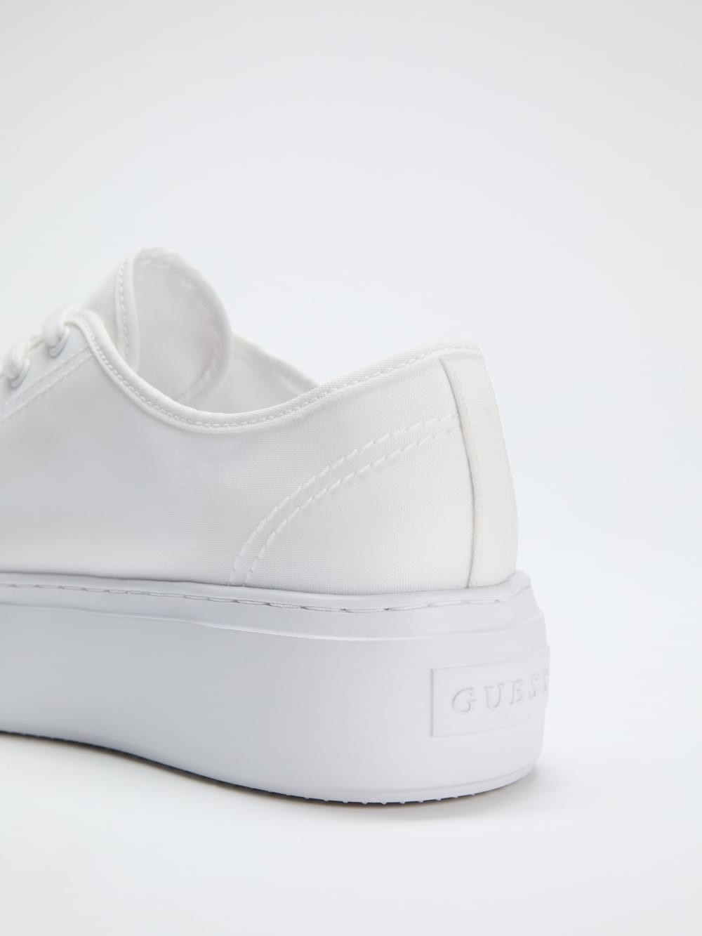 Joezi Low-Top Flatform Sneakers - Guess