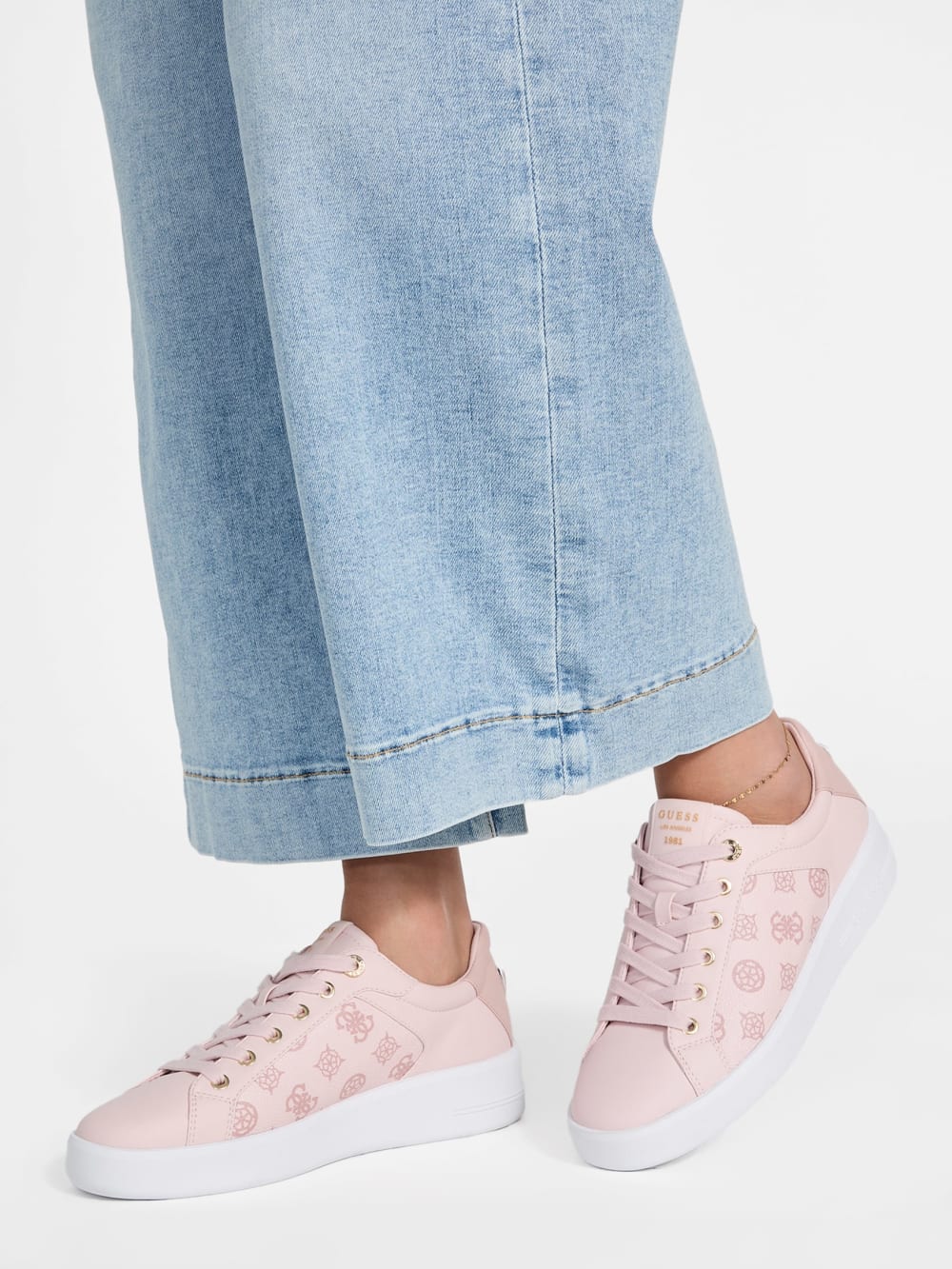 Ronii Debossed Peony Low-Top Sneakers - Guess