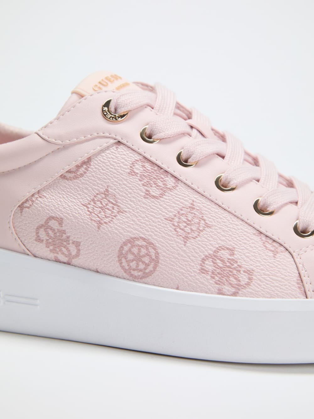 Ronii Debossed Peony Low-Top Sneakers - Guess