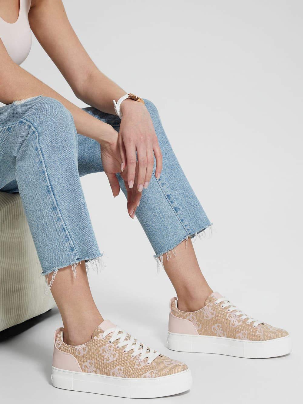 Giaa Logo Print Low-Top Sneakers - Guess
