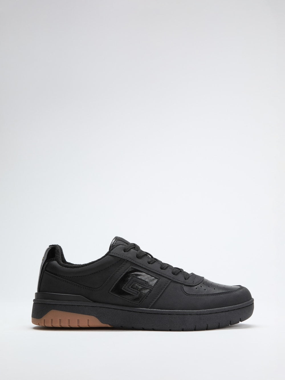 Nastele Signature G Sneakers - Guess