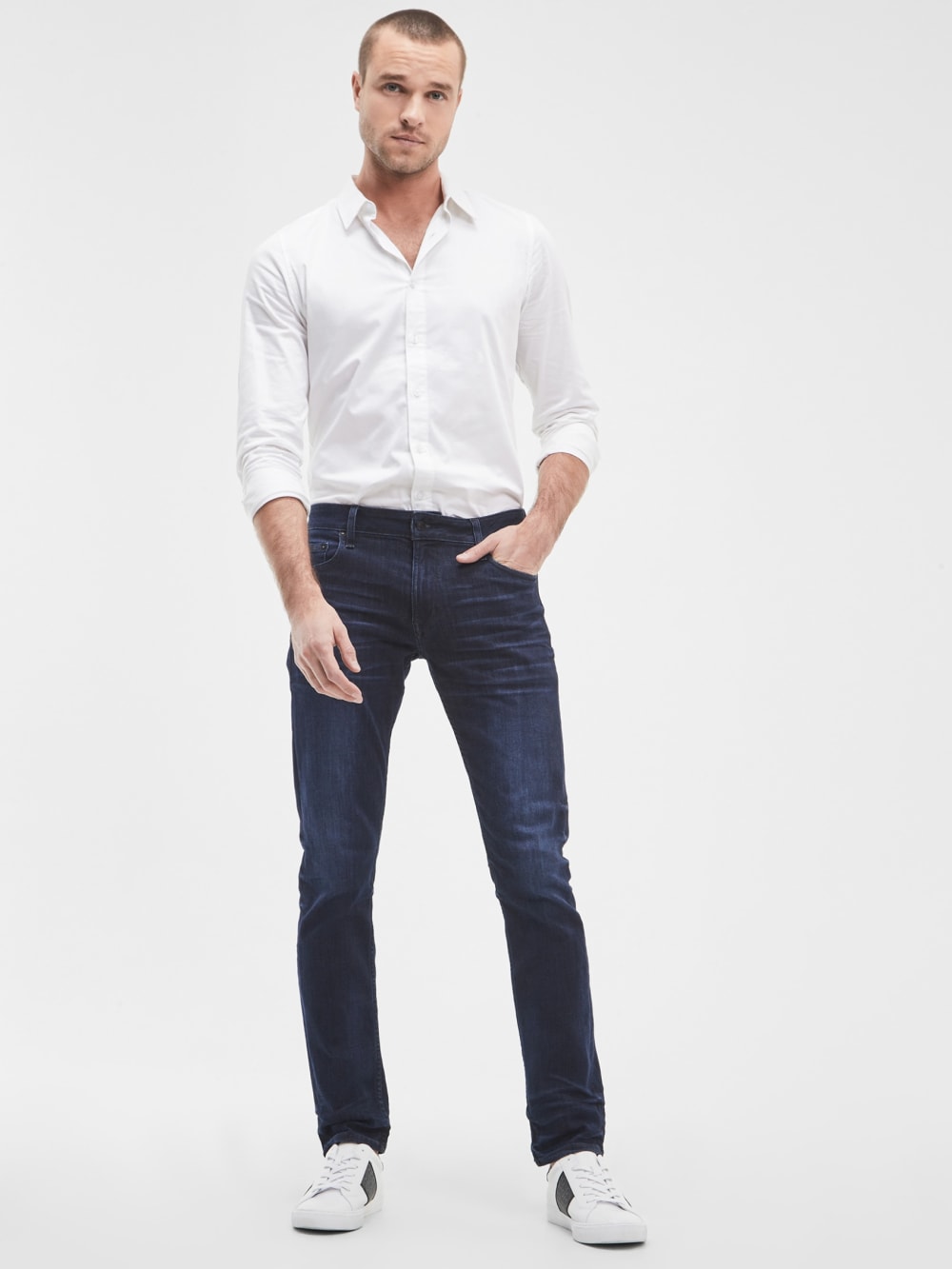 Eco Finnley Slim-Fit Tapered Jeans - Guess