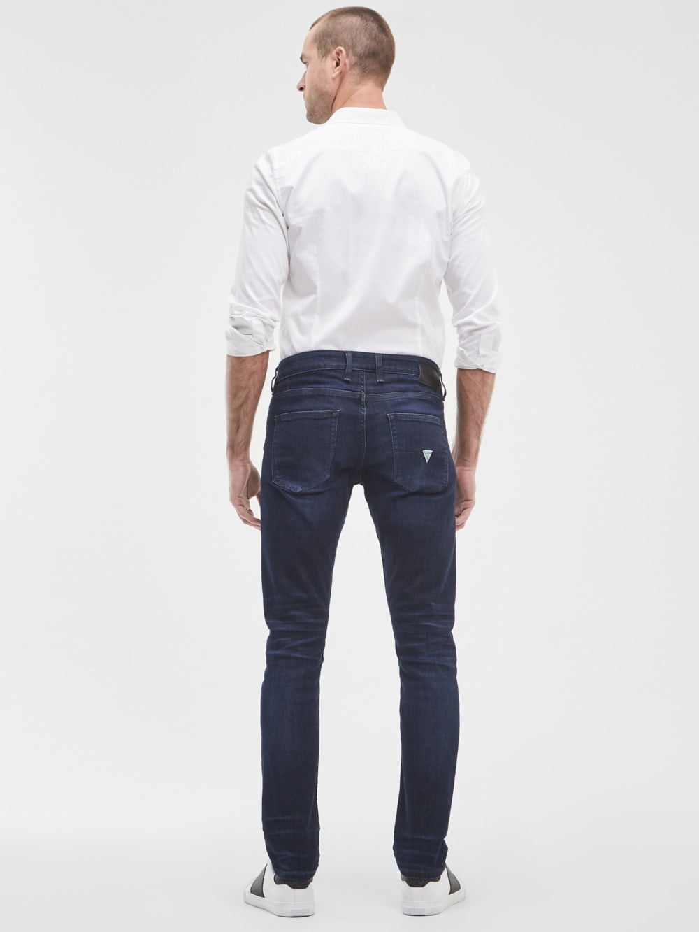 Eco Finnley Slim-Fit Tapered Jeans - Guess