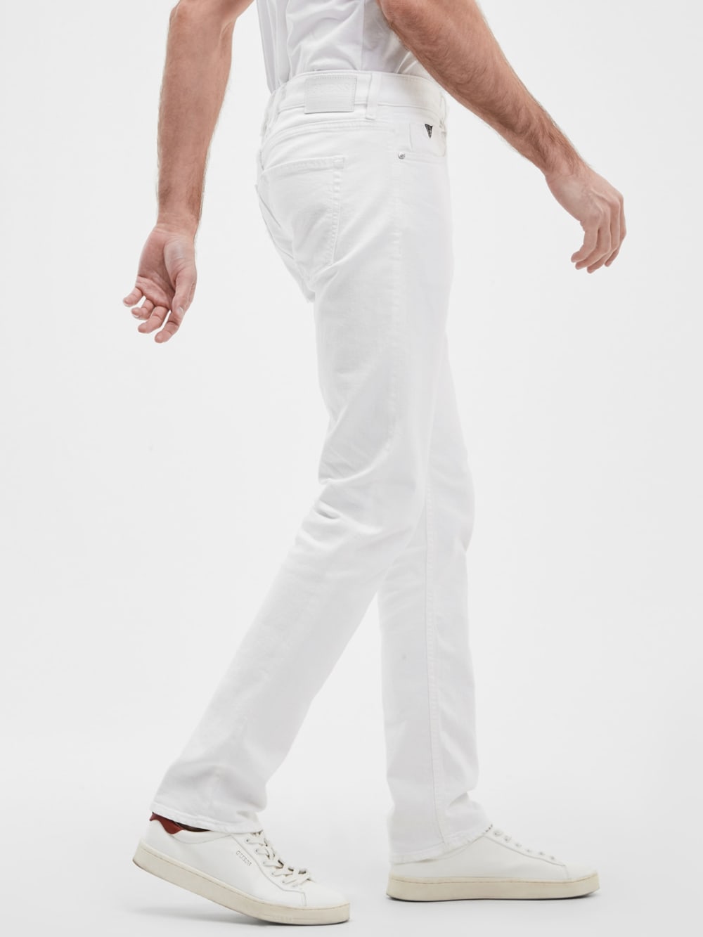 Eco Finnley Slim-Fit Tapered Jeans - Guess